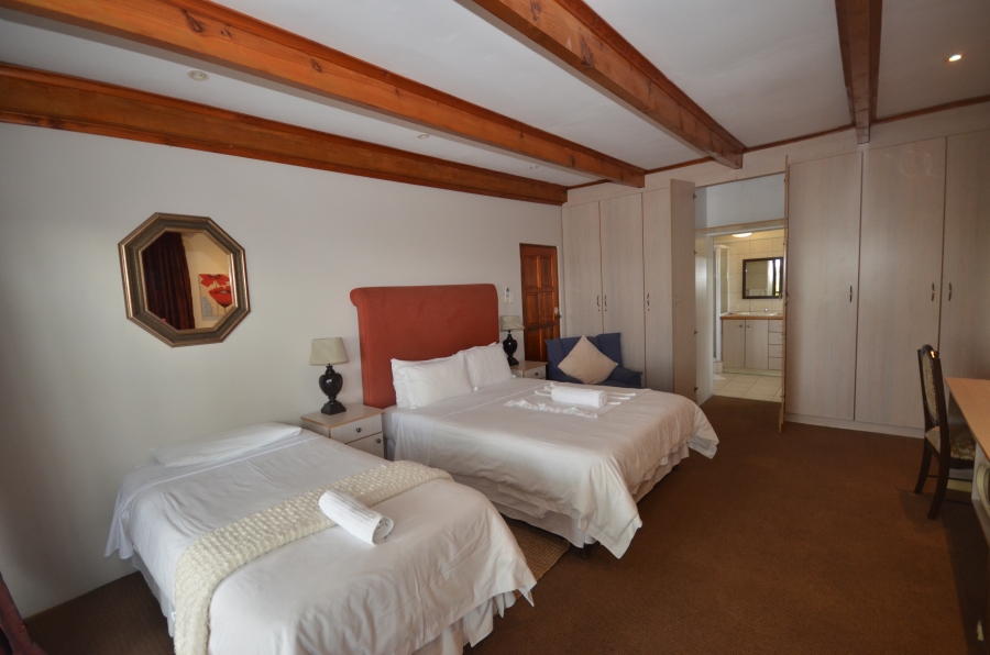 9 Bedroom Property for Sale in Nahoon Eastern Cape